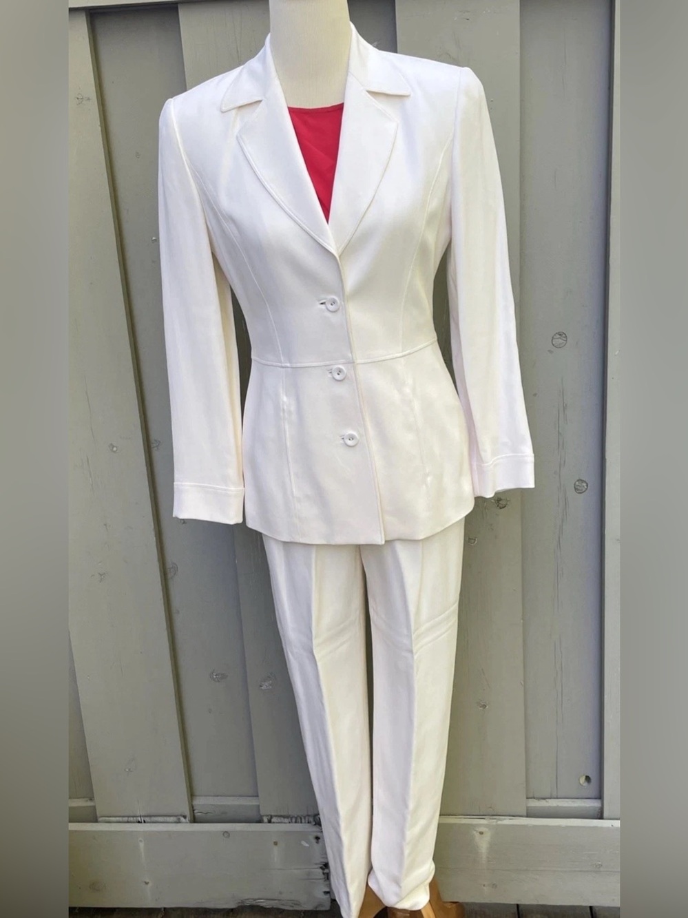 Dana Buchman White Cream Silk Women's Tailored Pant Suit with Notched Lapel